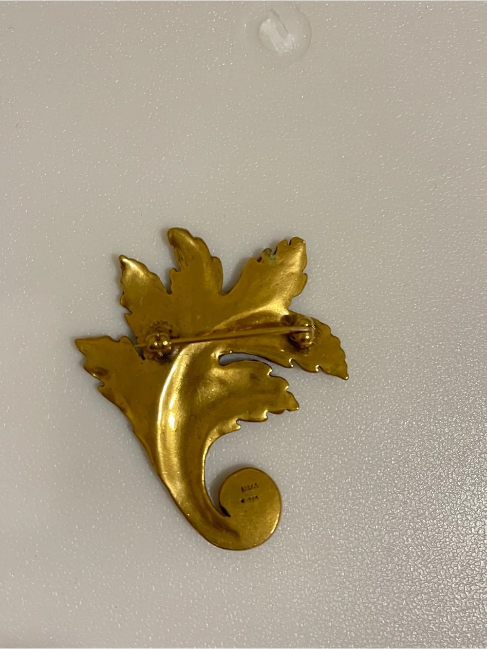Vintage 1995 MMA Leaf Brooch Satin Gold Tone Metropolitan Museum of Art - Picture 2 of 4
